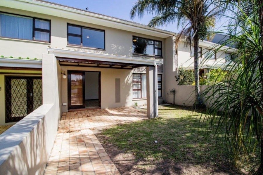 To Let 3 Bedroom Property for Rent in Beacon Bay Eastern Cape